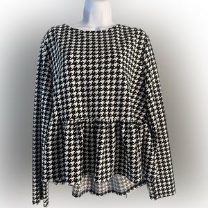 3/$15. SHEIN black and White houndstooth Top XL, peplum